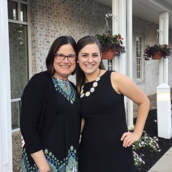 Meet your Posher, Carrie - Picture 2 of 4